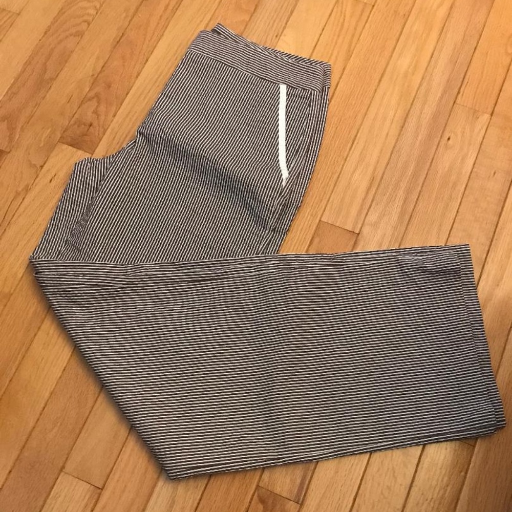 Liz Claiborne pants brown stripes. Audra sz 8.